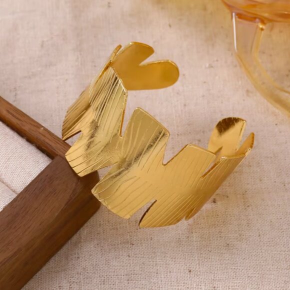 Stainless Steel Bangle Waterproof & Fade-Resistant w/Plating Hypoallergenic - Picture 5 of 7